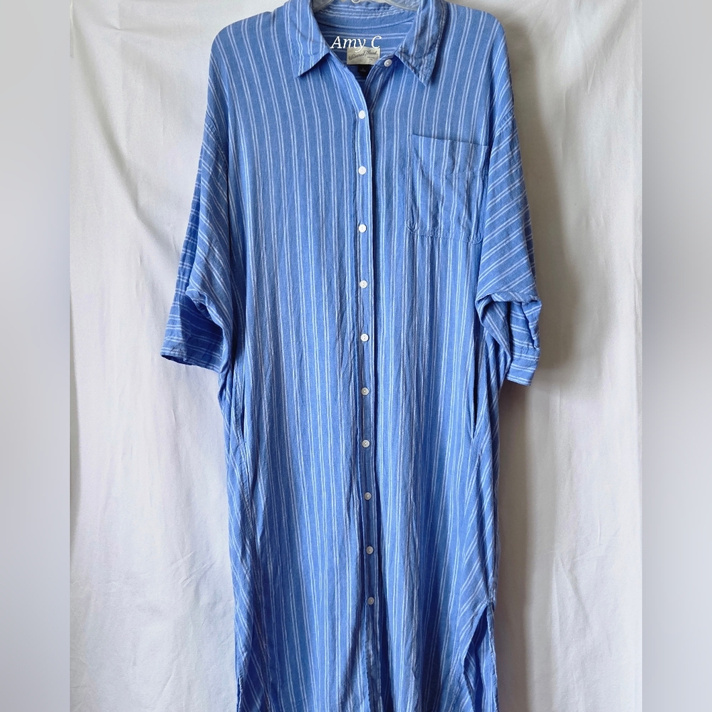 Universal Thread Blue and White Striped Ladies Dress Great With Leggings & Boots
